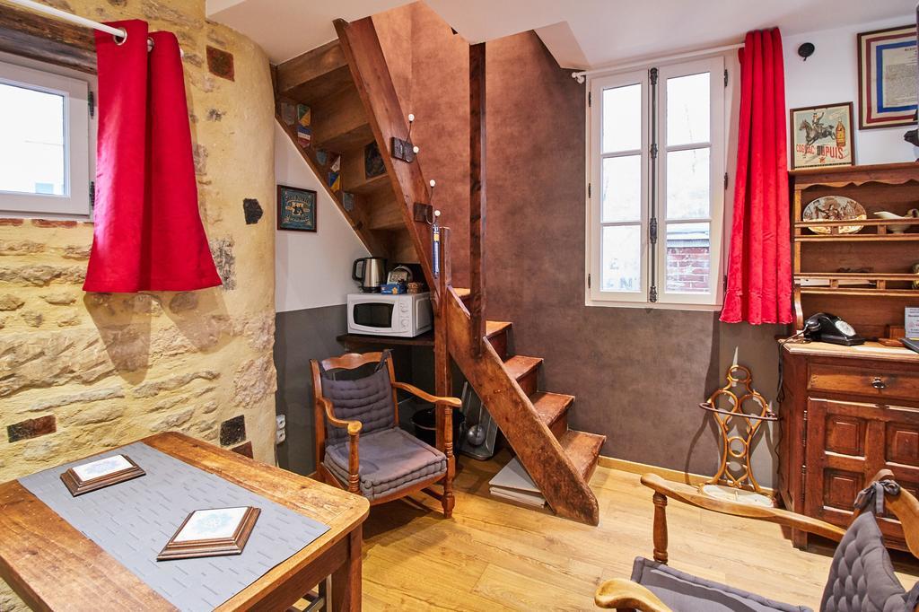 La Plus Petite Maison De France バイユー 部屋 写真