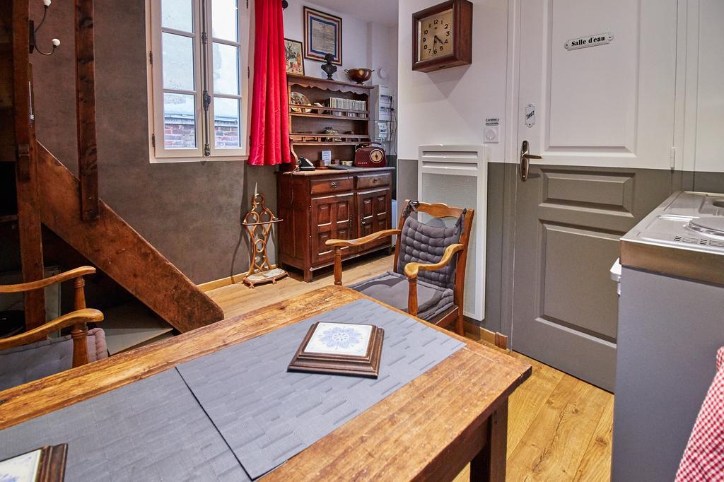 La Plus Petite Maison De France バイユー 部屋 写真